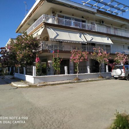 Cosi Apartment Paralia Dionisiou Zewnętrze zdjęcie
